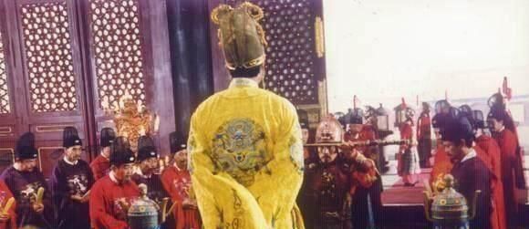 高官|朱元璋想重用大舅子为高官，大舅子却跪地哭着拒绝，果然逃过一死