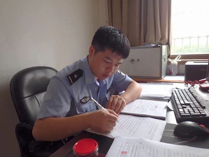  家人|呼叫警号115037！有人点名找你……