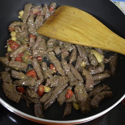  香辣|香辣黑椒牛肉披萨