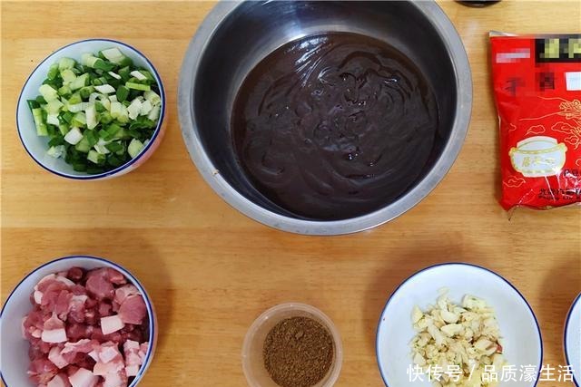 面馆|给朋友面馆助力,7种香料配比,来个爆款五香炸酱面