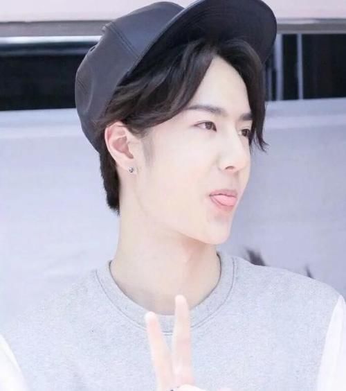  王一博|王一博battle时太激动，表情夸张吓到网友，粉丝都看不下去了