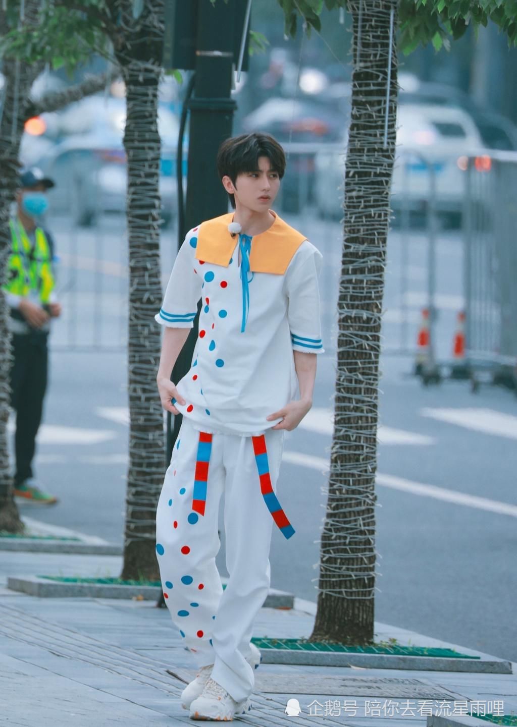  心疼|《跑男》郑恺夸赞蔡徐坤颜值爆表，可惜有个缺点，粉丝得知太心疼