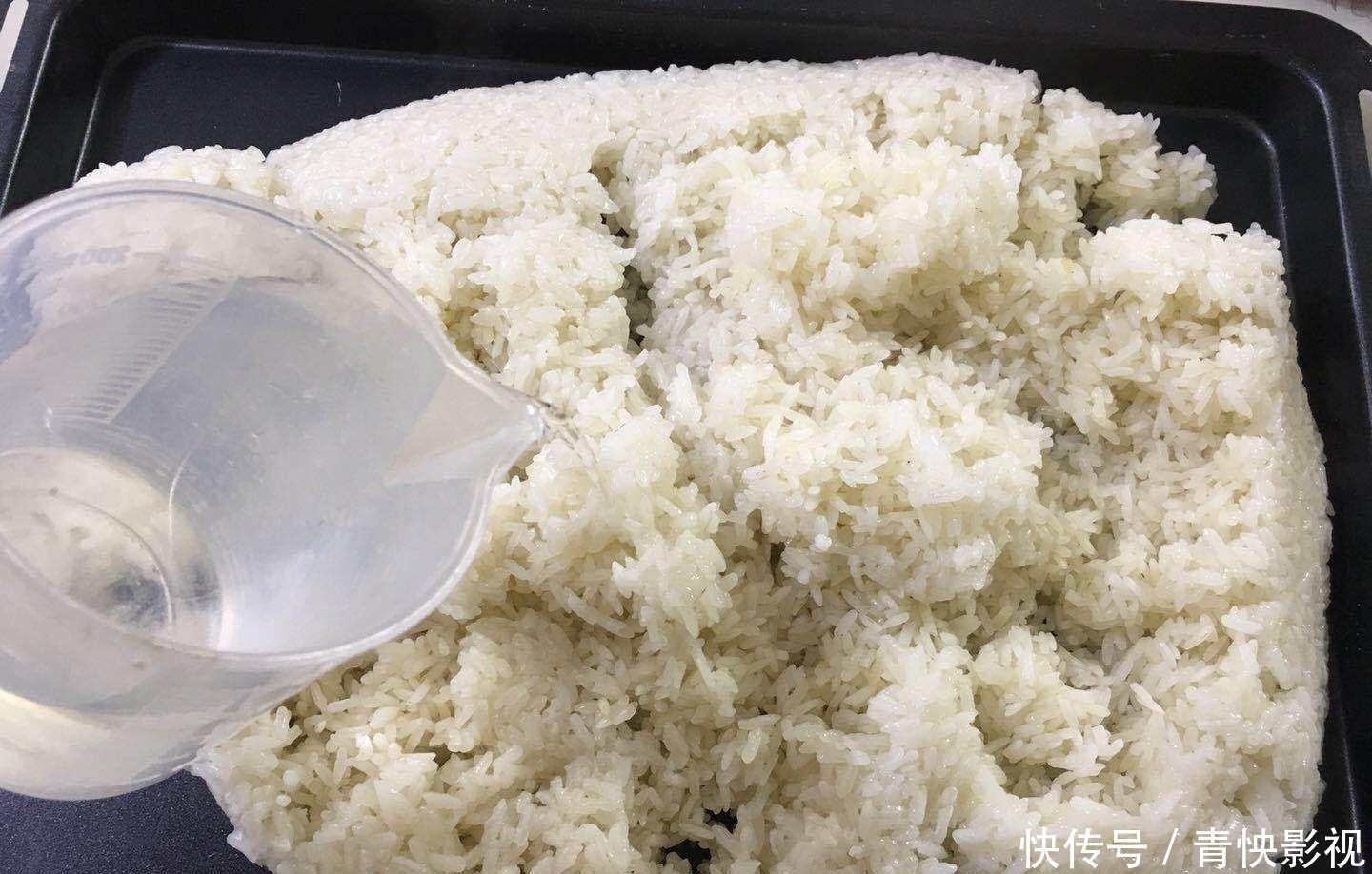 秋冬季|秋冬季最爱喝它,又香又甜还暖胃,做一罐能吃一个月,做法超简单