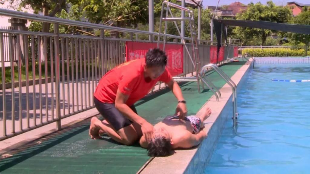 溺水|云阳人,游泳溺水怎么办?来看看“教科书式”操作…
