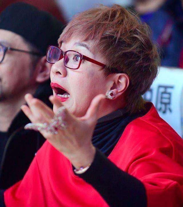  原谅|以为自己很红，上节目做导师时耍大牌，被封杀后哭着求原谅