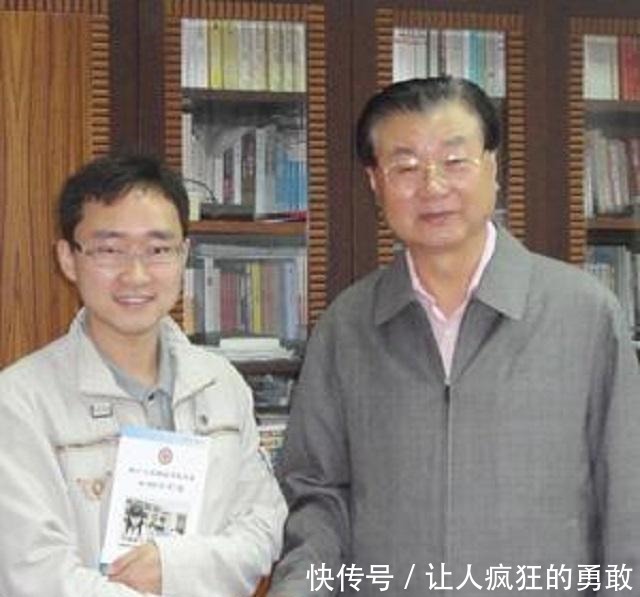 用甲骨文写|当年高考作文6分的甲骨文学生被川大特招,后来发展得怎么样了