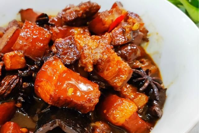 加料酒|做红烧肉时,加料酒煮肉是大忌,多加这2样,肉质软烂不油腻