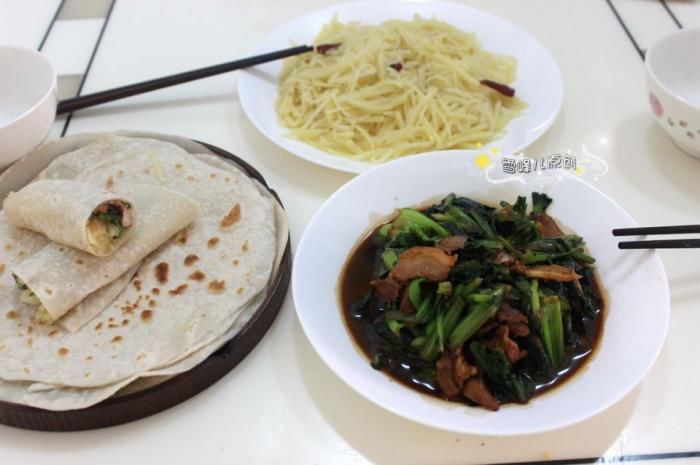  味道|2个人的午餐这样吃，满满春天的味道，好吃有营养