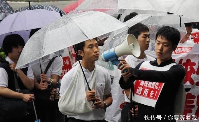  待遇|假设生活在朝鲜, 每月收入2000元人民币, 可以享受什么样的待遇