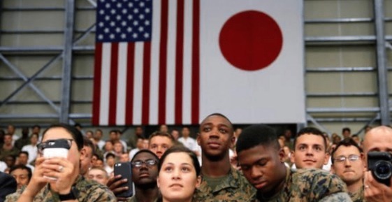 飞来|日本全民都怒了!最近飞来的美军全部阳性,日:把我们当殖民地吗