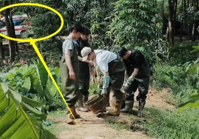 向往|《向往的生活》惊现救护车,最安全综艺?这都与一人的坚持有关