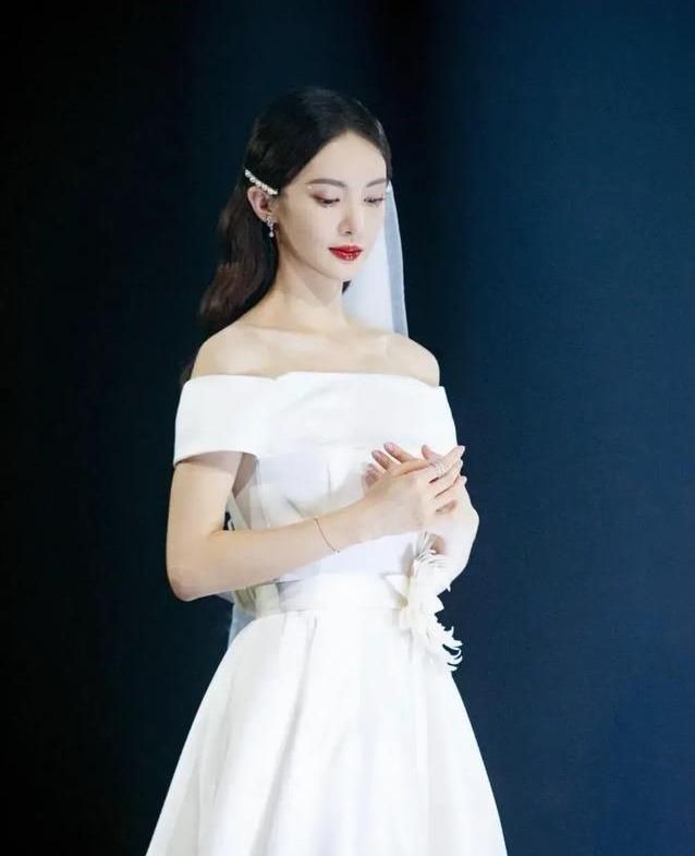  金晨|《浪姐》总决赛姐姐穿婚纱亮相，张雨绮头纱绝美，却被金晨抢风头