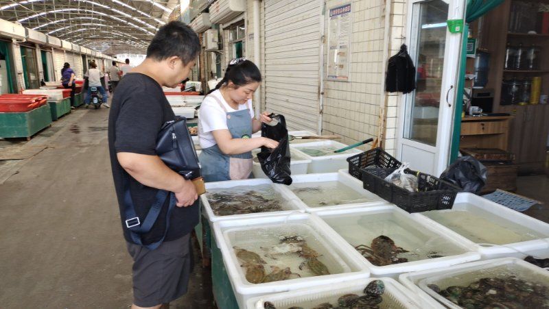 潍坊|开海后，潍坊海鲜市场种类增多 螃蟹较往年价格高