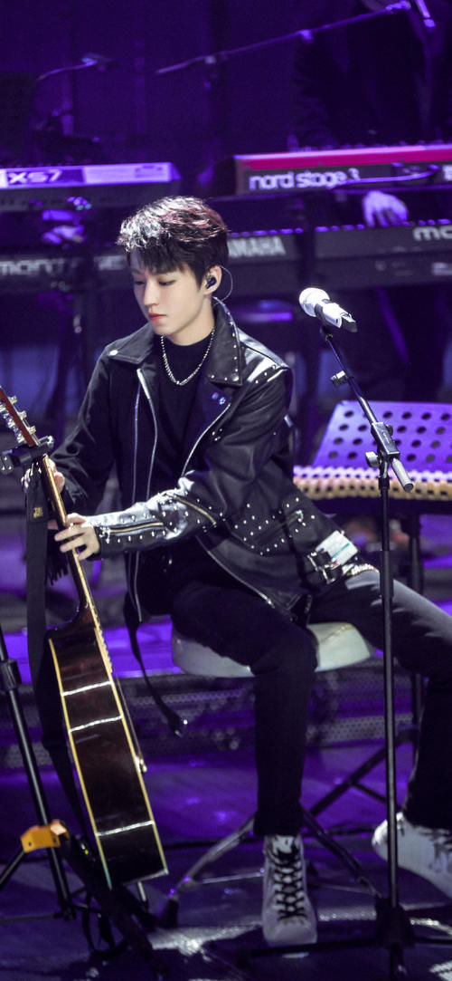  帝国|一人扛起时代俊峰，霸总的王俊凯，凭什么做帝国队长？