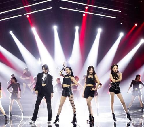  惊艳|《浪姐》三公造型，再次被姐姐们惊艳了，时尚表现力确实让人服气