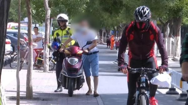  银川|银川男子无证骑摩托被查，民警询问竟称没时间考证！