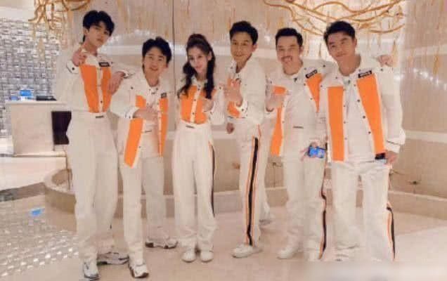  路透|《跑男》路透曝光，蔡徐坤和郭麒麟肩并肩走