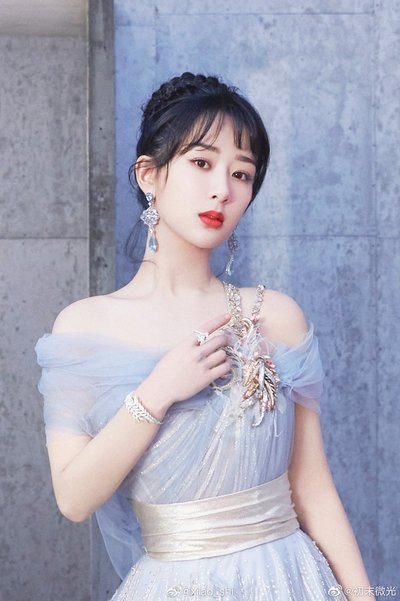  受欢迎|最受欢迎女演员大洗牌，杨紫跌出前3，赵丽颖仅排第6，第1实至名归