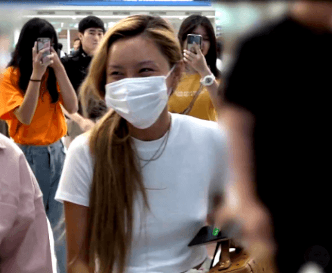 换装|唱出换装神曲《Maria》的华莎，穿衣到底有多百变？