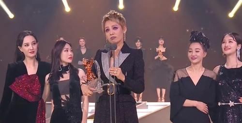  成团|《浪姐》成团爆冷门，张含韵蓝盈莹陪跑，王霏霏是观众的意难平