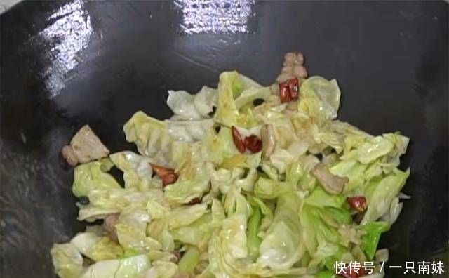 有酸|一种有两种口味的食物,手撕包菜有辣的,糖醋莲白有酸的