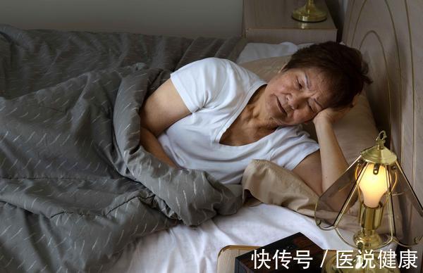 早醒睡不着原来是肝血不足了(经常早醒、睡不着，或是肝血不足了，推荐5个方法或能有效调理)
