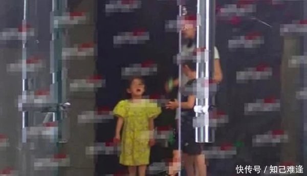 拍摄者|“嗯哼妹妹”登热搜榜首,网友纷纷指责拍摄者曝光霍思燕女儿正脸