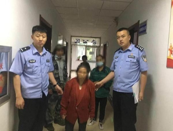 走失|靖宇民警暖心救助走失老人