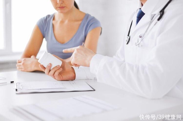 55岁的女人吃叶酸有好处吗(一名55岁女子，每天吃一片叶酸，坚持3个月后身体情况怎么样了？)