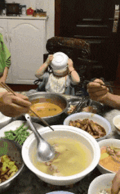 不适|搞笑GIF:你还是别做鬼脸了,看得我浑身不适