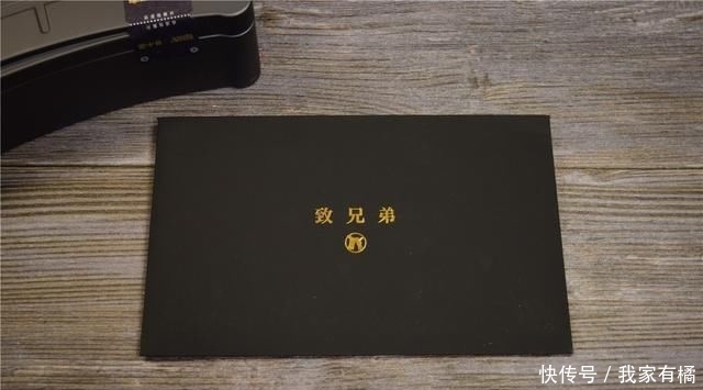 设计|小米有品联名子弹酒,金属弹匣造型,专为军迷设计