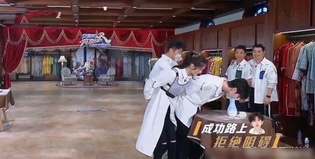  不再|因为蔡徐坤，很多人不再看《奔跑吧》