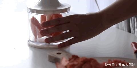 草莓|焙趣私房爆品日销300个的三重草莓芝士蛋糕,这个配方太赞了!