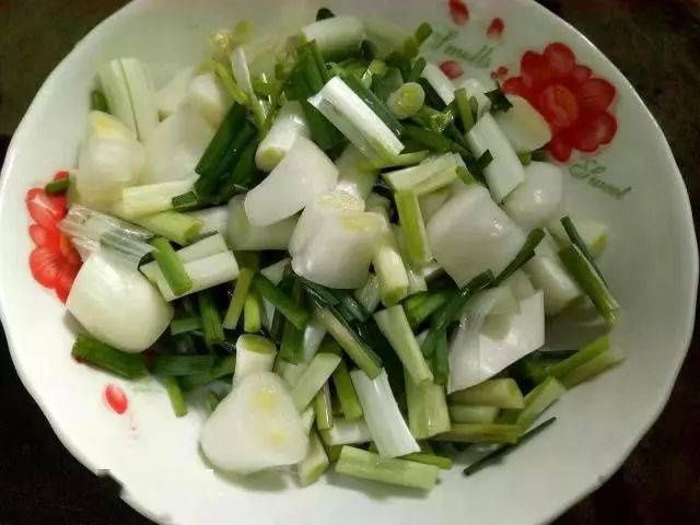 野菜|比牛奶强10倍的家常菜，比韭菜香，比野菜还鲜嫩！