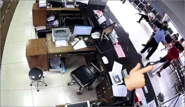 交通违法|“黄牛”上门消分,结果.....