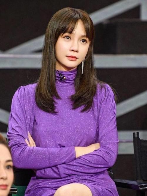  茄子|当沈梦辰吴昕穿同款''茄子裙''，一个显身段一个太时髦，各有千秋