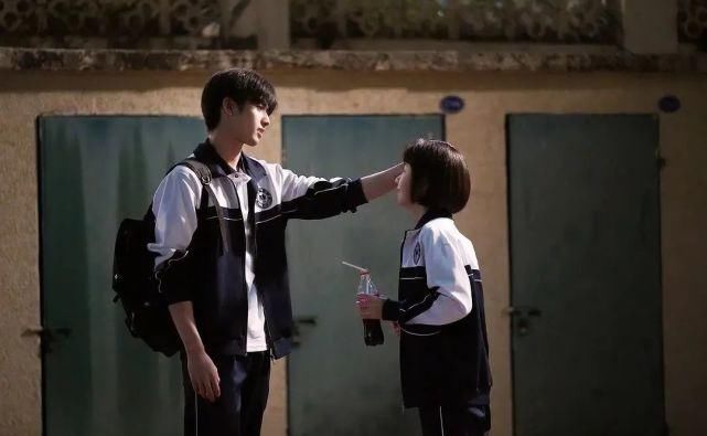  女人|比起热搜上的李尖尖，我更想吹爆这部高分女人戏