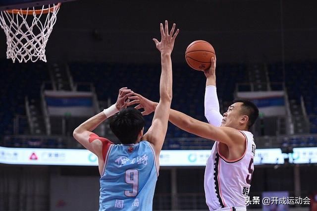  周琦|干净的比赛，朱彦西学学？辽宁2-0新疆，晋级决赛！齐麟未来可期