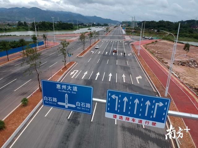  报记者|图集｜小金河大道主线通车，“两环八射”布局加速