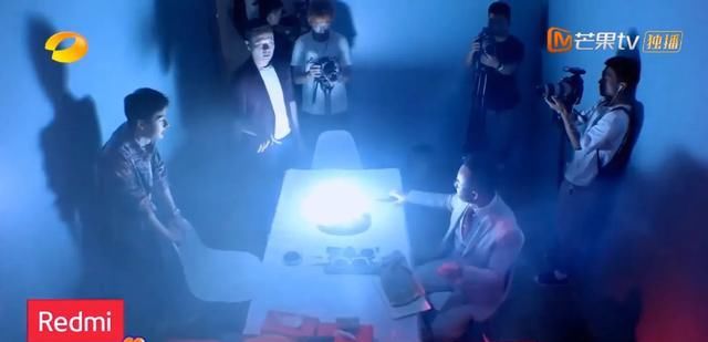  王一博|汪涵问赵丽颖，拍戏的时候王一博请你吃过饭吗？丽颖：他在减肥