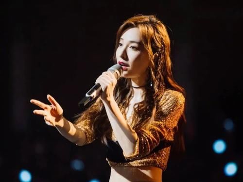  吴昕粉丝|网曝《浪姐》吴昕将被淘汰，粉丝自组“敢死队”投票，真是拼了！