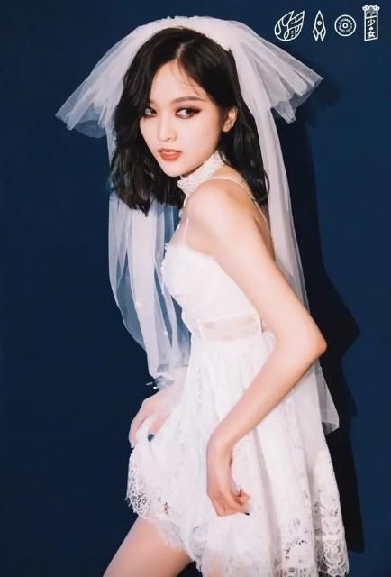  好看|火箭少女101暗黑新娘妆，杨超越造型最好看，李紫婷得罪化妆师？