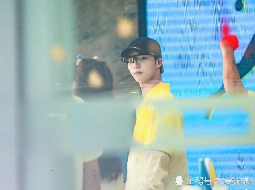  嘉宾|《奔跑吧》迎来年纪最小的女嘉宾，蔡徐坤陈立农惊喜同台！