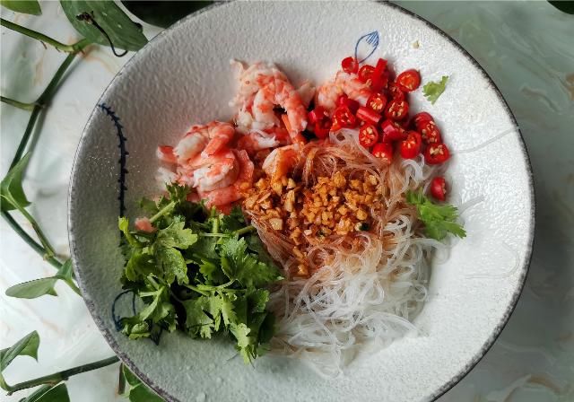  开胃|夏天吃大虾，这个做法简单又开胃，比白灼的受欢迎，吃了还想吃