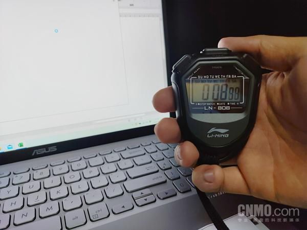 测试|“饥饿游戏”后12款笔记本大乱战 市面上你pick的全都有！