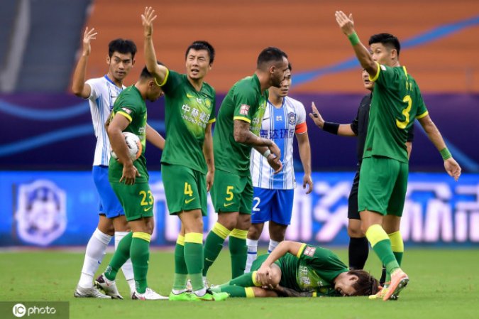  顺利|国安中场大将朴成手术历时三个半小时 过程顺利预计下周一出院