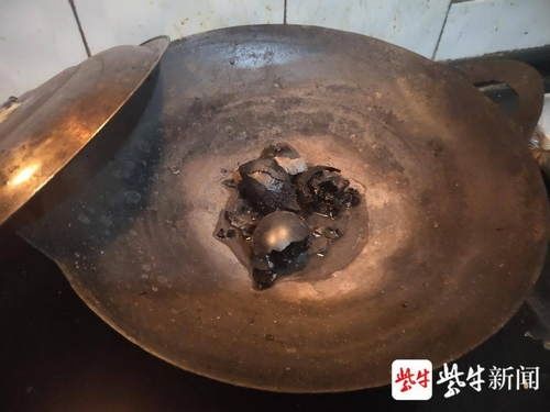  不醒|灶头上煮着两枚鸡蛋，男子一觉睡到满屋是浓烟还不醒