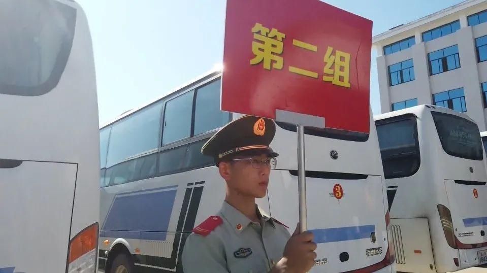 一睹|军营开放日，帮女郎带您一睹“兵哥哥”风采