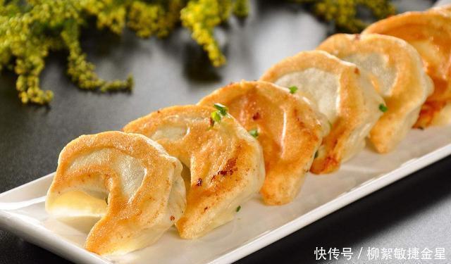 好吃|“锅贴”怎么做才好吃加上这样东西,锅贴金黄酥脆、香气扑鼻