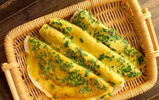  早餐|秋天多吃韭菜，教你做快手早餐饼，筷子一搅2分钟出锅，越吃越香